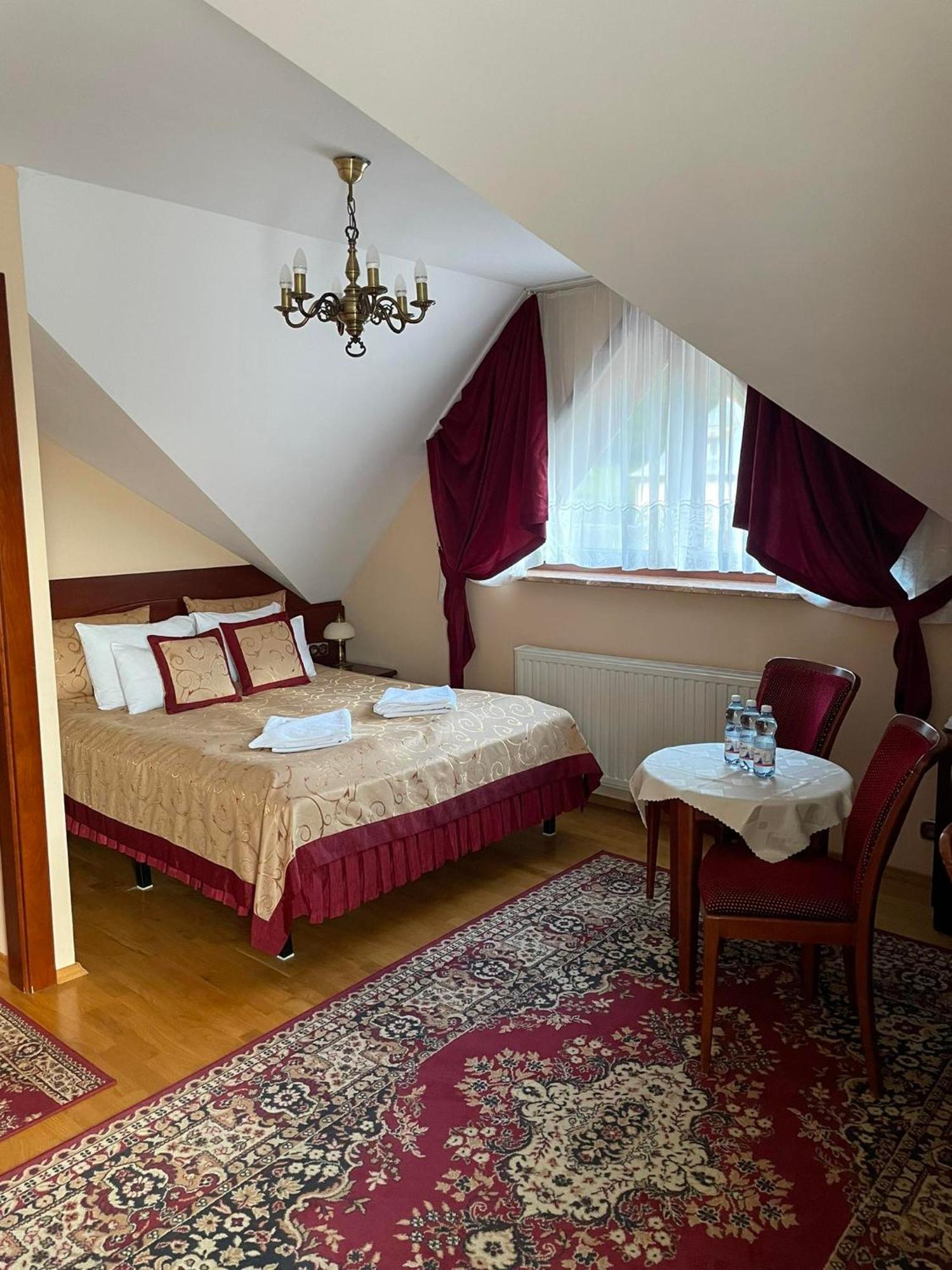 Pensjonat Szach Krynica-Zdrój Exterior foto