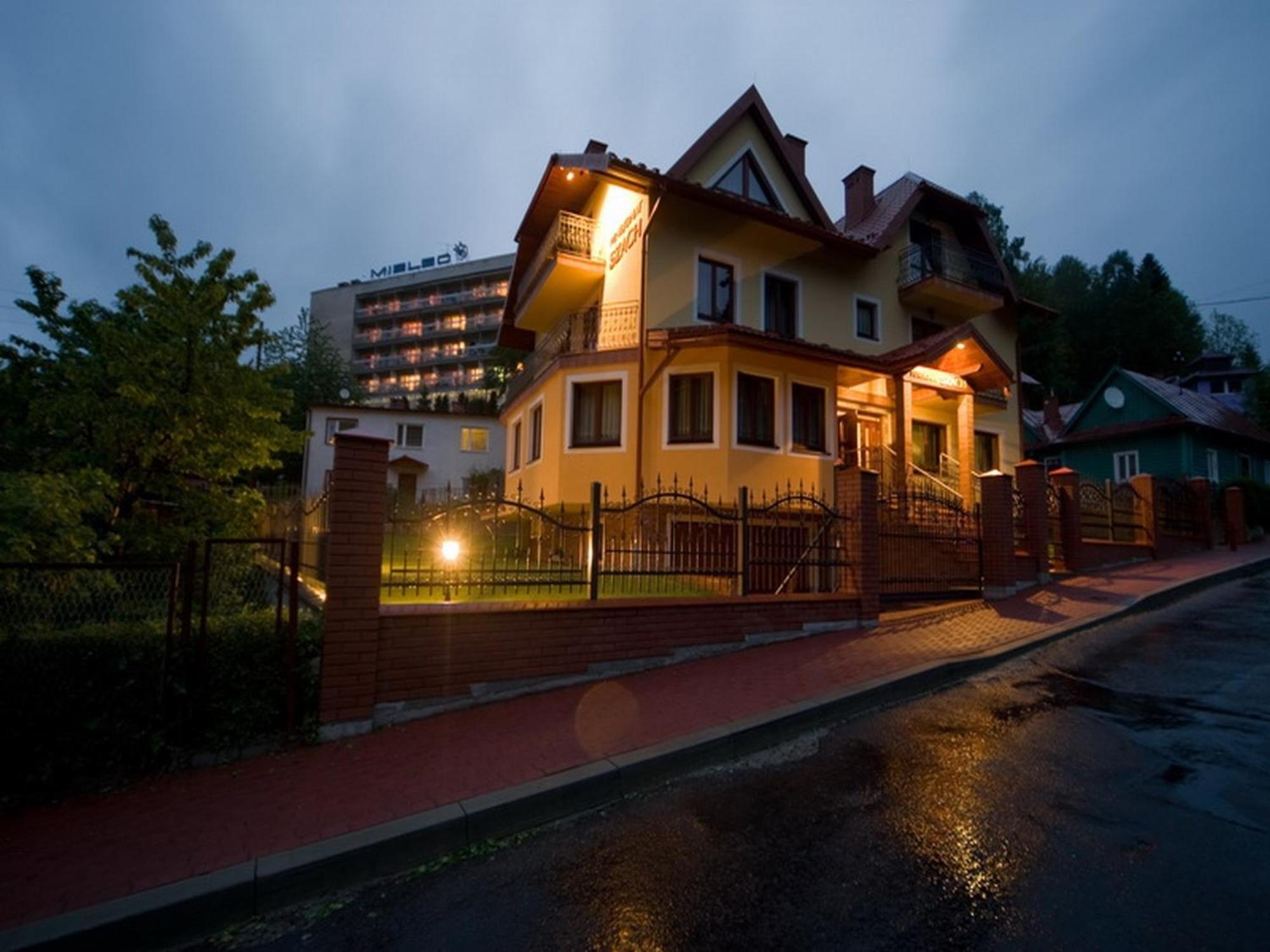 Pensjonat Szach Krynica-Zdrój Exterior foto